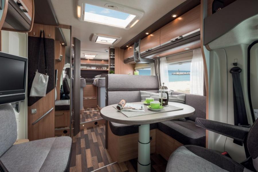 Интерьер Knaus Sky TI 2015 года  (фото 4 из 9)